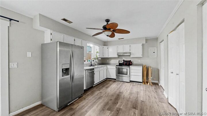 Property Photo:  2419 Shelby Street  IN 47130 