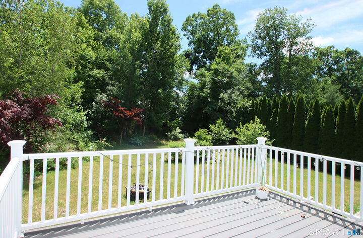 Property Photo:  5 Oaktree Court  CT 06801 