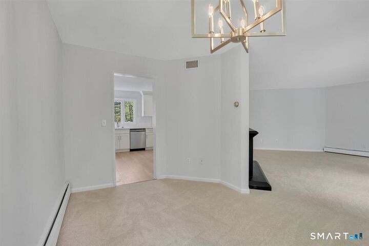 Property Photo: 8 Lyle Court G CT 06032