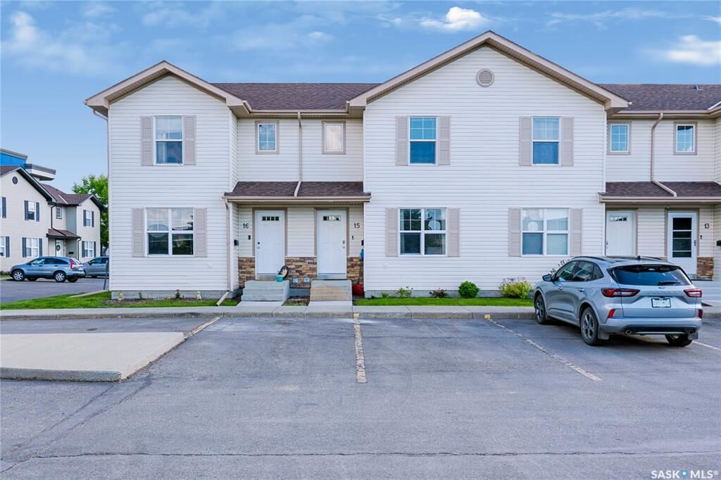 Property Photo:  135 Pawlychenko Lane 15  SK S7V 1J8 
