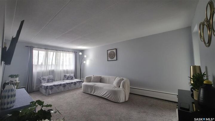 Property Photo: 2620 5th Avenue N 17 SK S4R 5E5