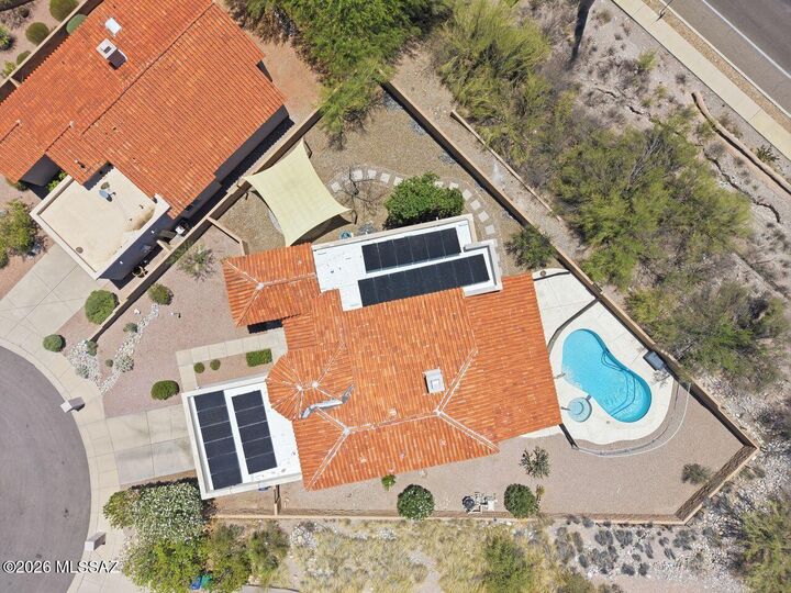 Property Photo:  5621 N Placita Paisaje  AZ 85750 