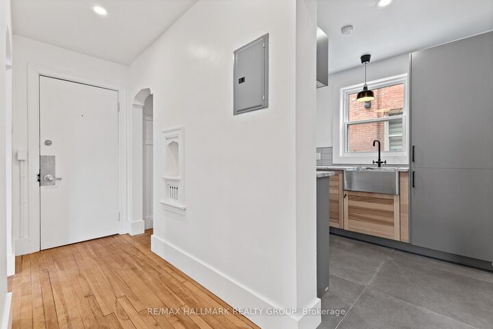 Property Photo:  455 Metcalfe Street  ON K2P 1T1 