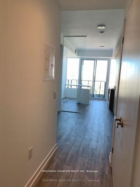 Property Photo: 77 Shuter Street 2309 ON M5B 0B8