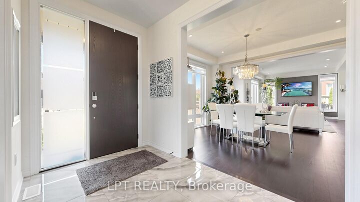 Property Photo: 241 Holladay Drive ON L4G 0Z4