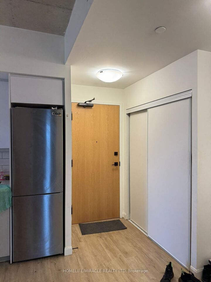 Property Photo: 7 Erie Avenue 414 ON N3S 2E7