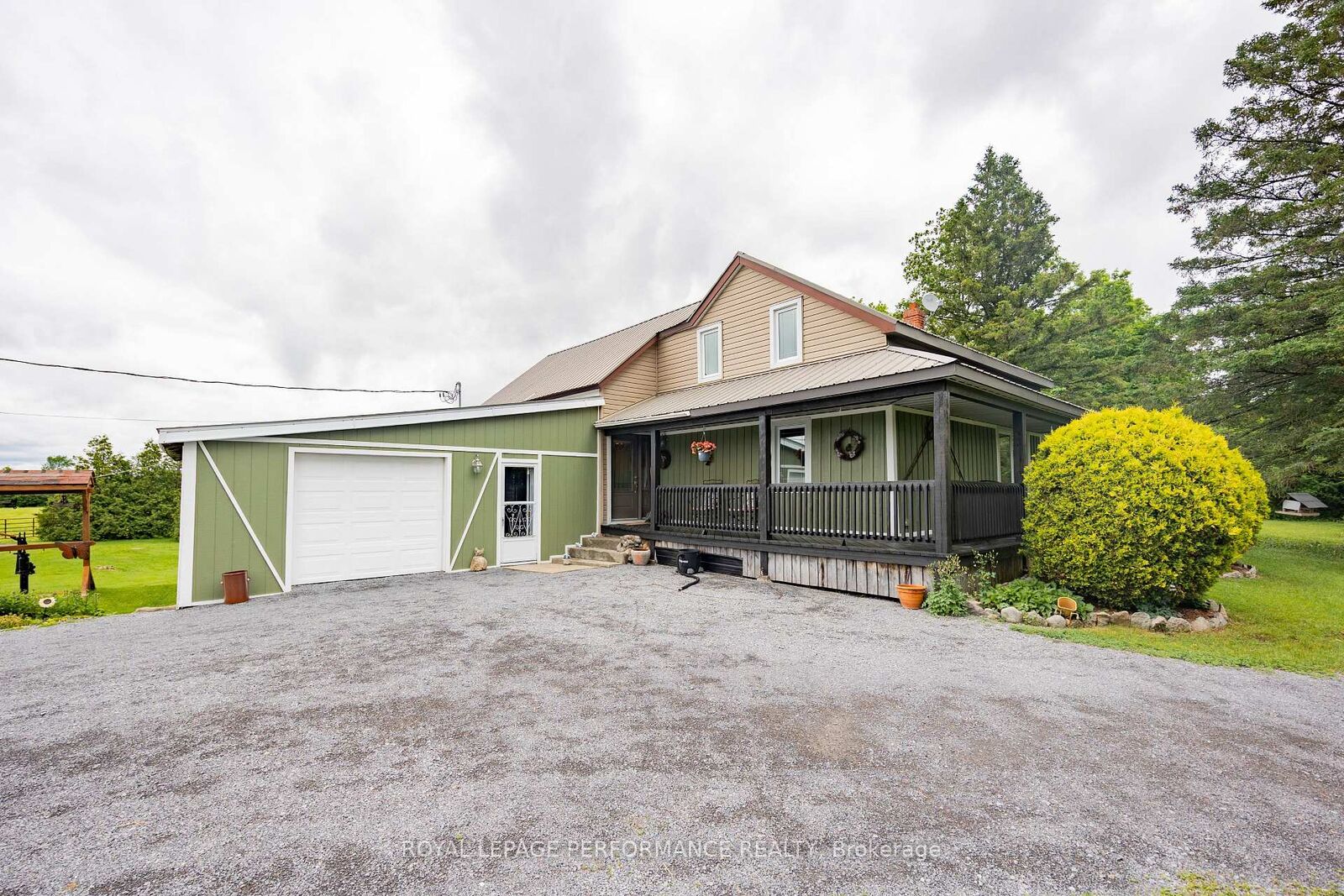 Property Photo: 20195 Kenyon Conc Rd 1 Road ON K0C 1A0