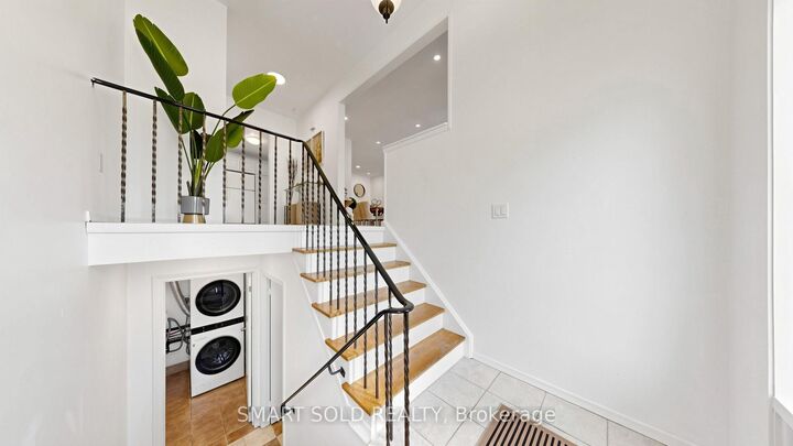 Property Photo:  20 Bedle Avenue  ON M2H 1K8 
