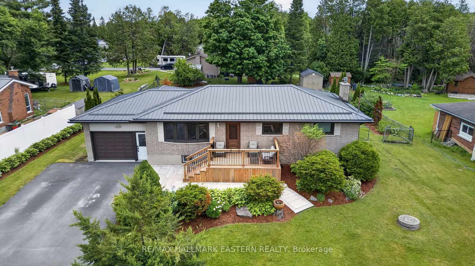 Property Photo:  803 Derby Drive  ON K0L 1T0 