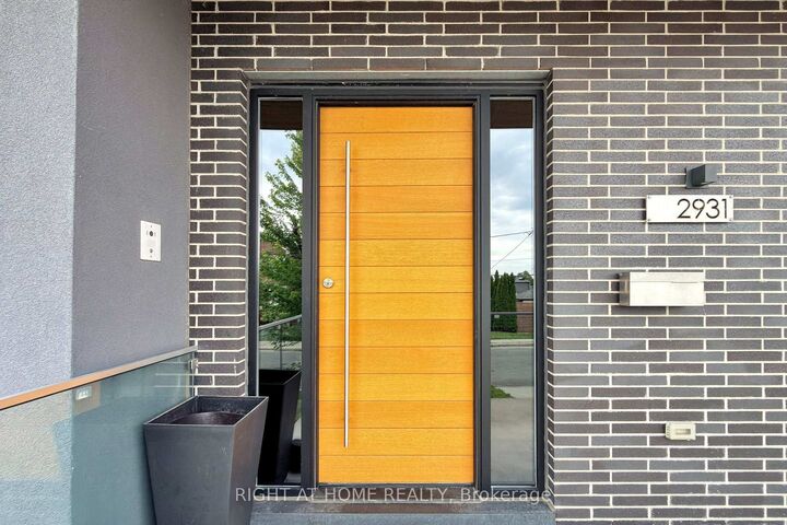 Property Photo: 2931 Lansdowne Avenue ON M6B 3X3