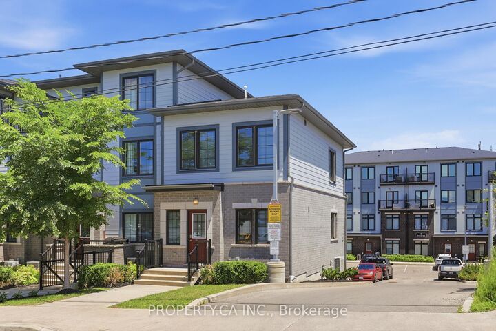 Property Photo:  7 Forbes Avenue  ON M6M 0B5 