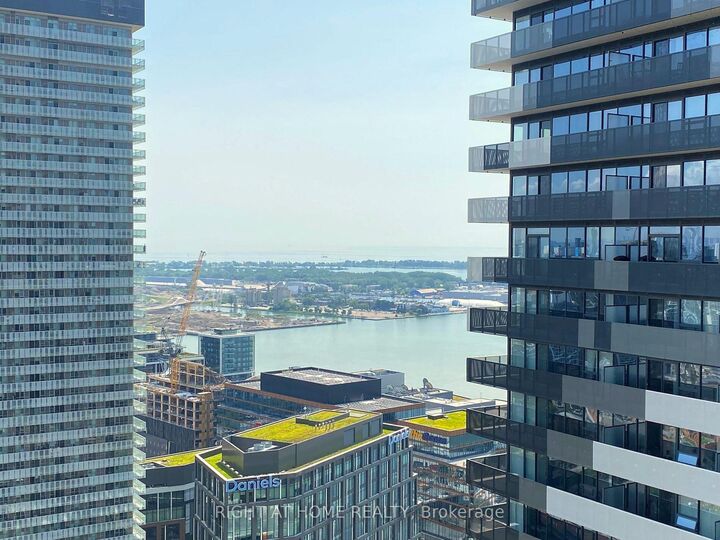 Property Photo:  55 Cooper Street 4005  ON M5E 0G1 
