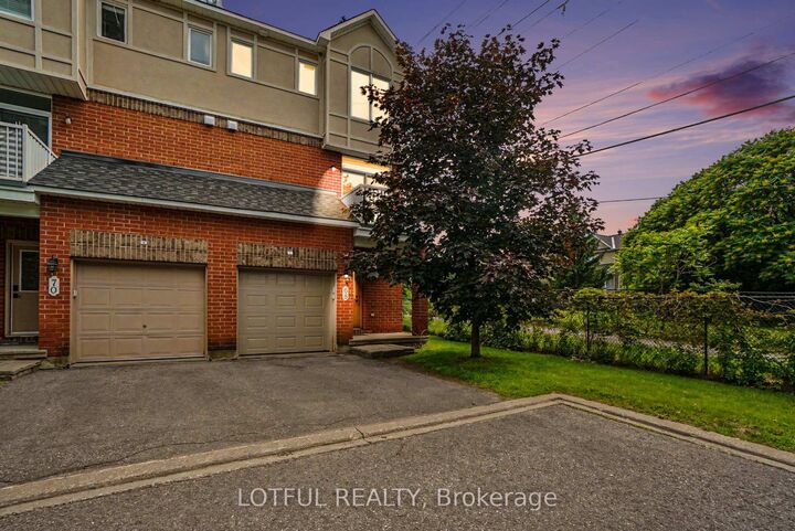 Property Photo:  68 Metropole Private  ON K1Z 1G1 