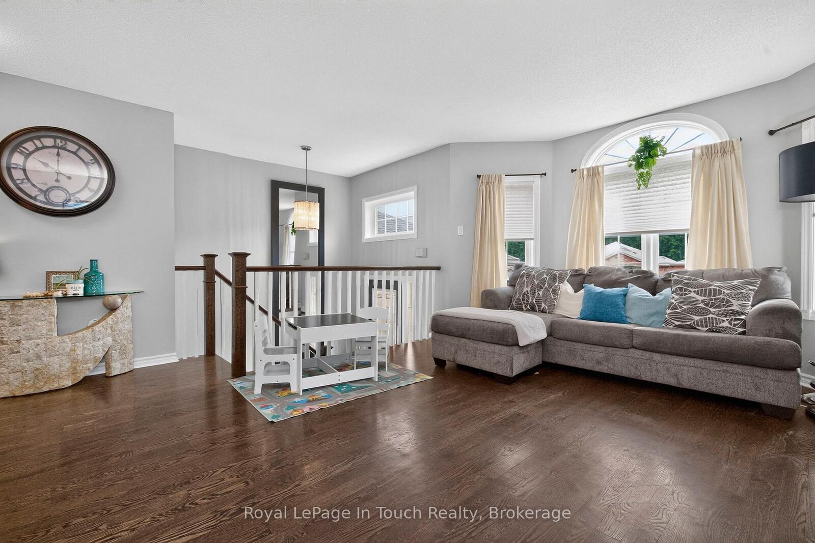 Property Photo:  