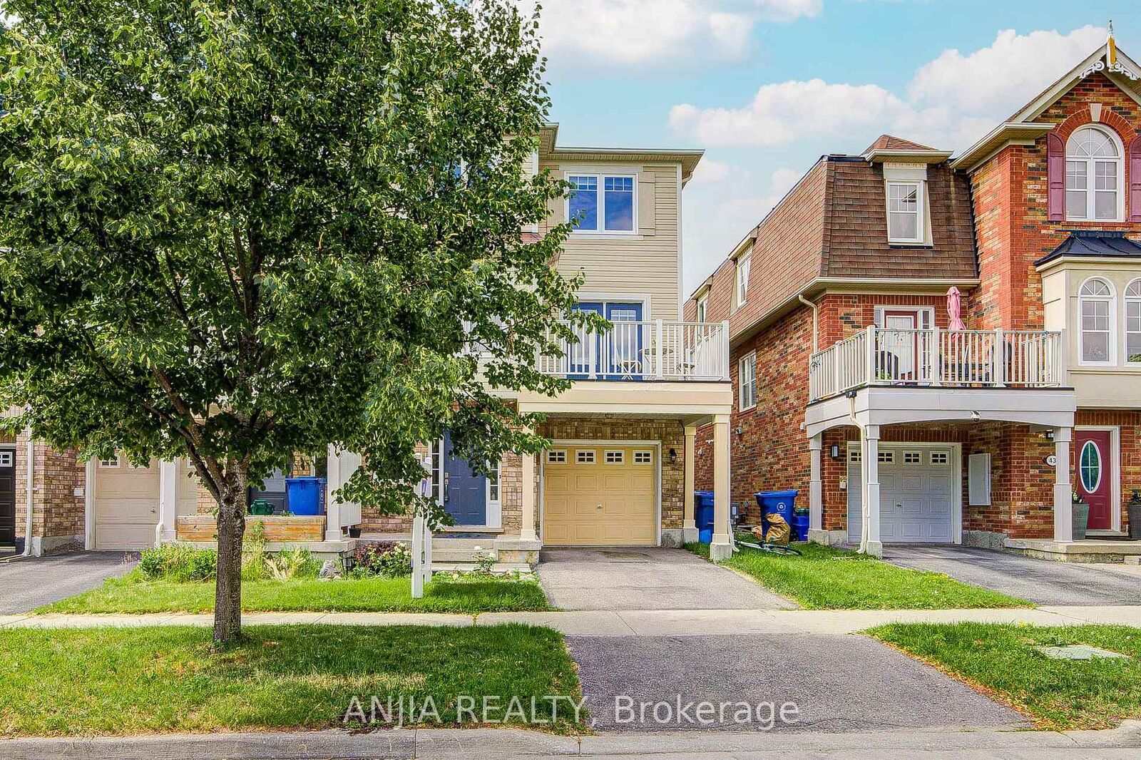 Property Photo:  39 Miltrose Crescent  ON L4A 0P8 