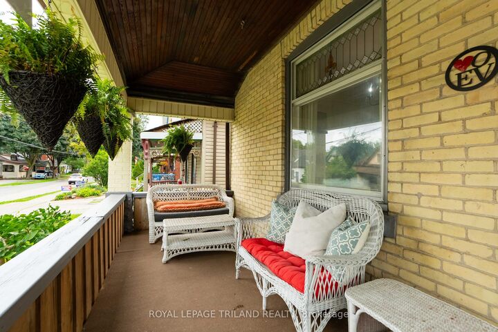 Property Photo: 946 Dufferin Avenue ON N5W 3K2
