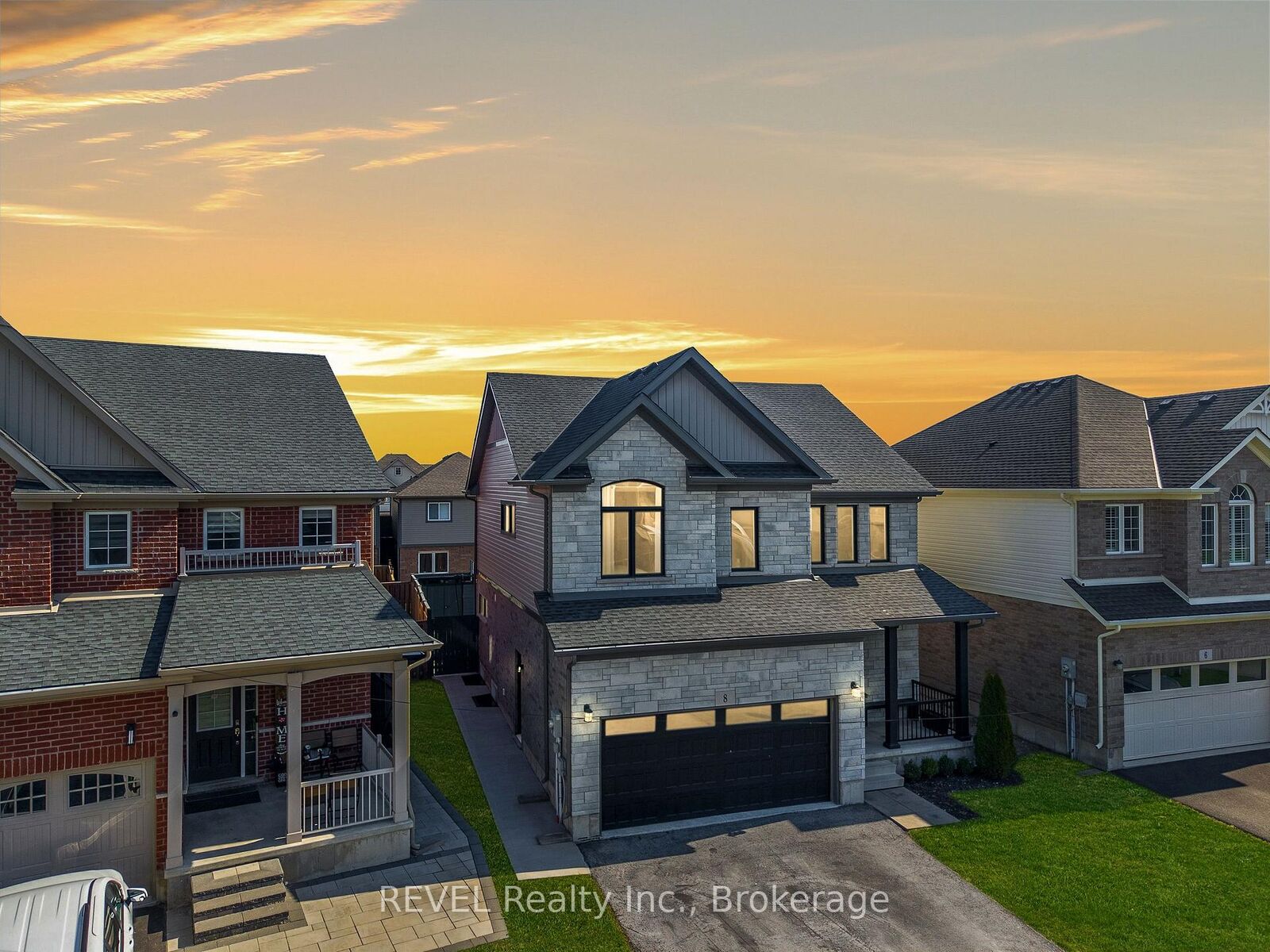 Property Photo: 8 Elderberry Road ON L2V 0E7