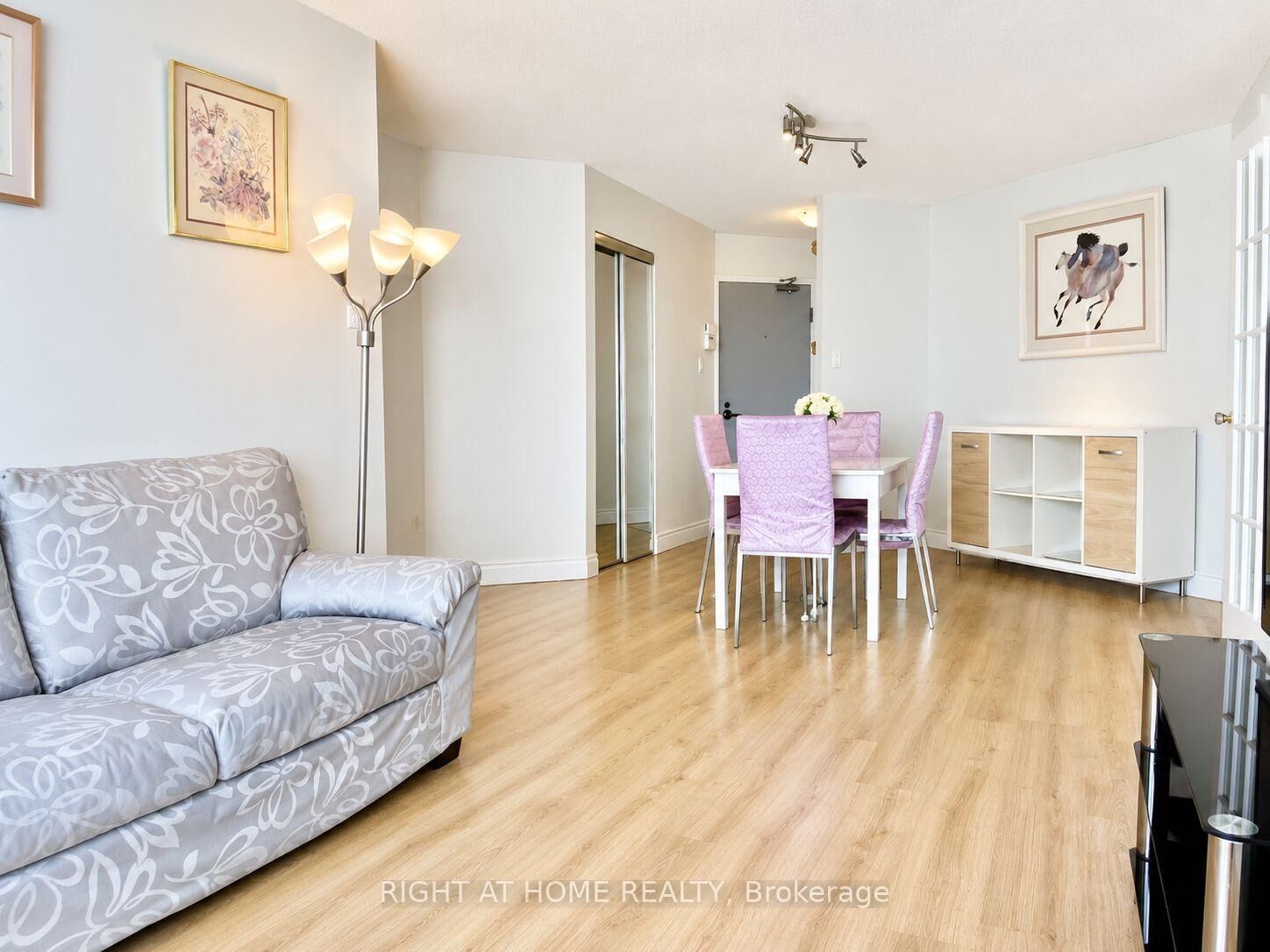 Property Photo: 25 Maitland Street W 1001 ON M4Y 2W1