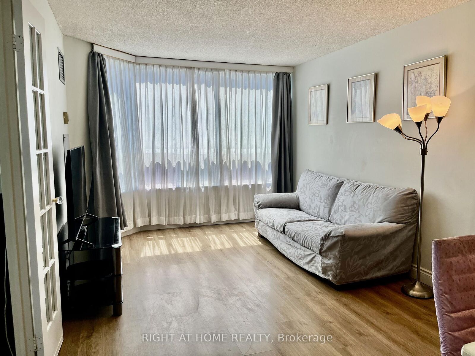 Property Photo:  25 Maitland Street W 1001  ON M4Y 2W1 