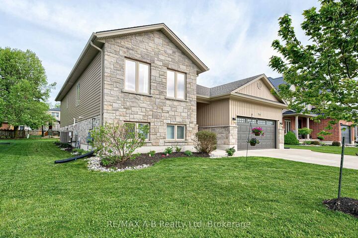 Property Photo:  79 Sylvia Street  ON N0K 1N0 