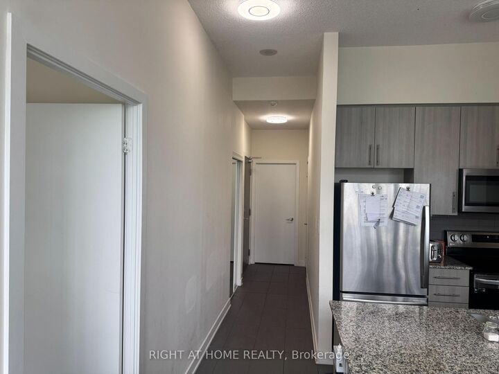 Property Photo:  4099 Brickstone Mews 708  ON L5B 0G2 
