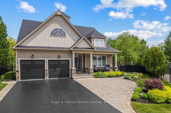 42 Silver Crescent — photo 1