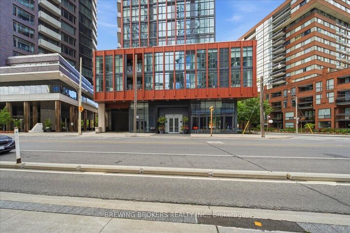 Property Photo: 32 Davenport Road 416 ON M5R 0B5