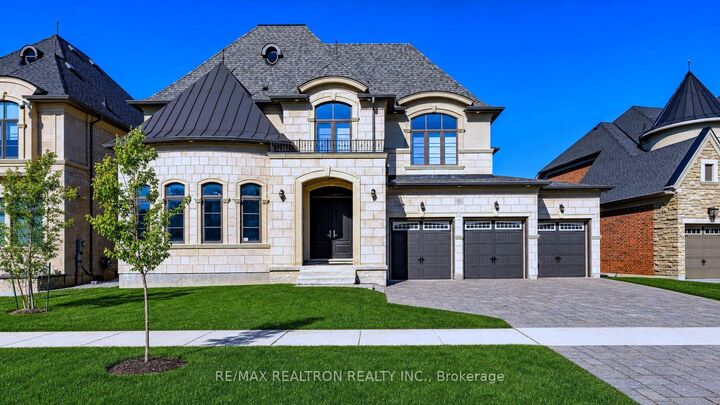 Property Photo: 52 Rolling Green Court ON L4H 4K7