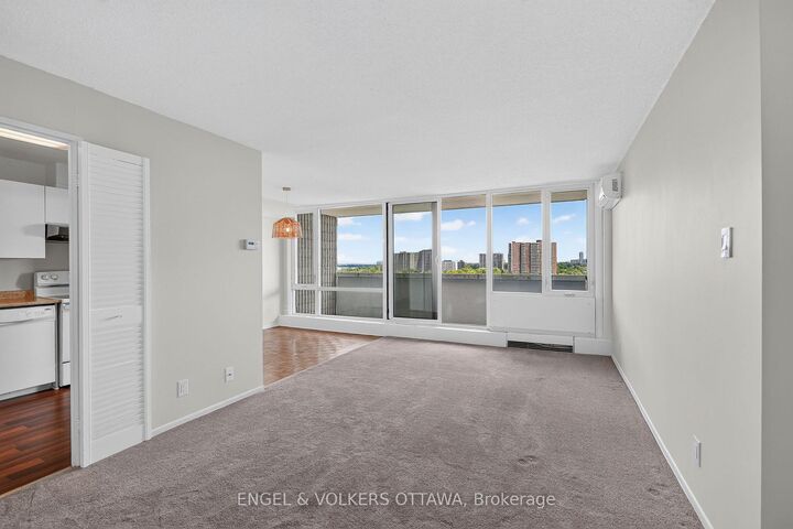 Property Photo: 2625 Regina Street 1102 ON K2B 5W8