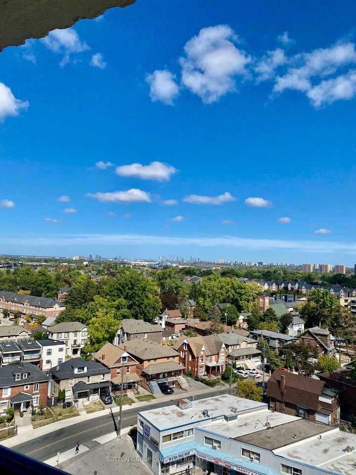Property Photo: 2130 Weston Road Ph 2 ON M9N 3R9