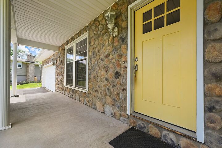 Property Photo: 229 Wallace Circle PA 16101