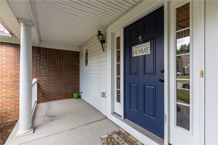 Property Photo:  1209 Pin Oak Ct  PA 15044 