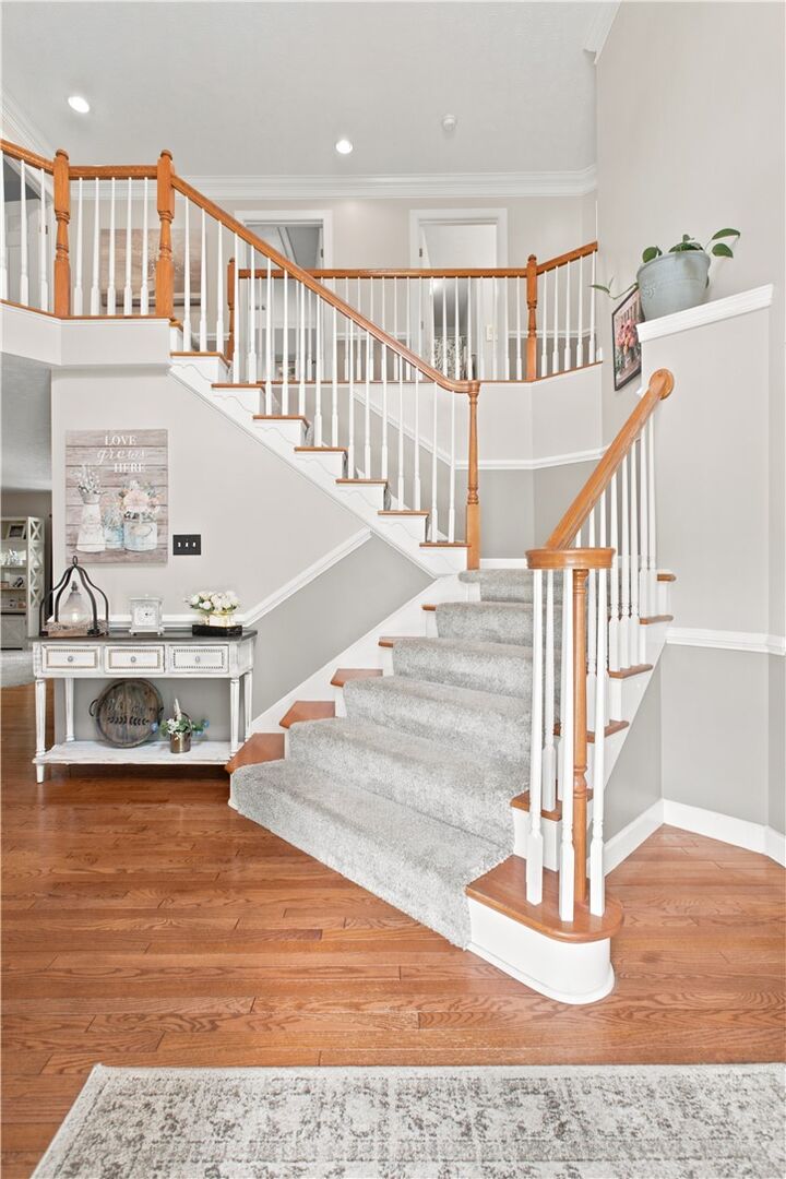 Property Photo:  1209 Pin Oak Ct  PA 15044 