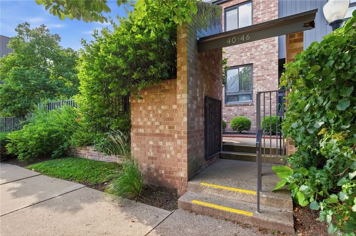 Property Photo:  46 Foster Square  PA 15212 