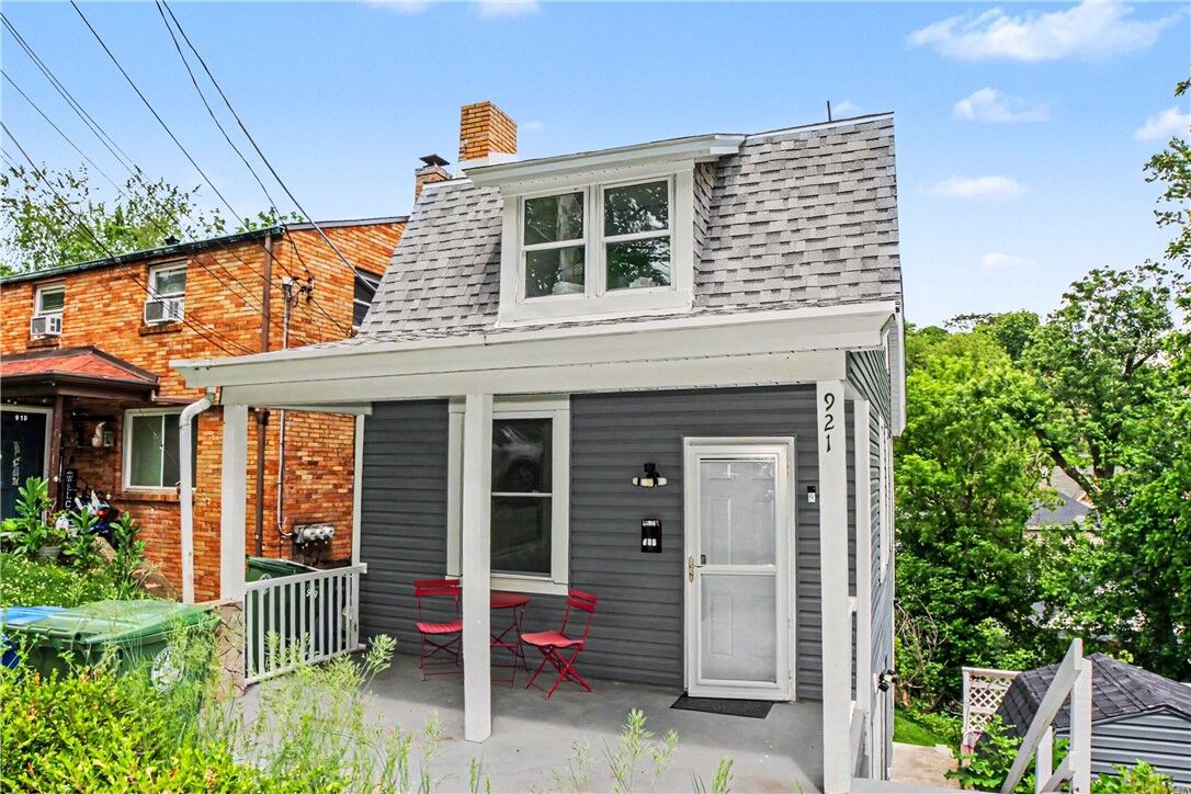 Property Photo:  921 Saint Anne St  PA 15234 