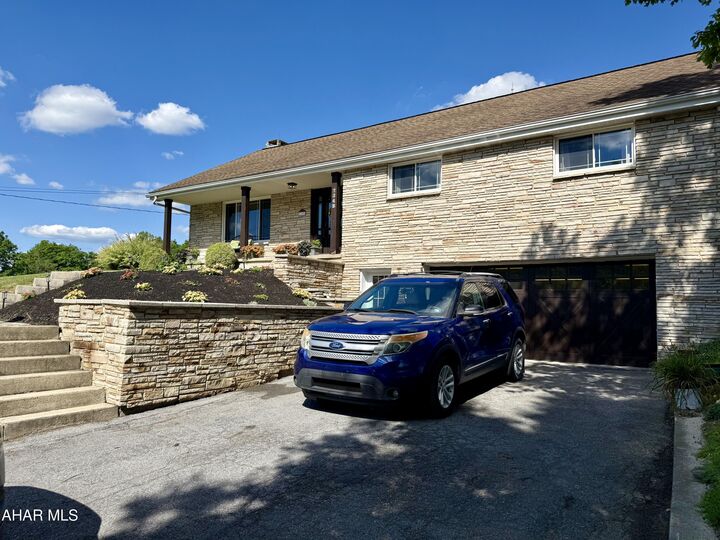 Property Photo:  2348 Raystown Road  PA 15537 