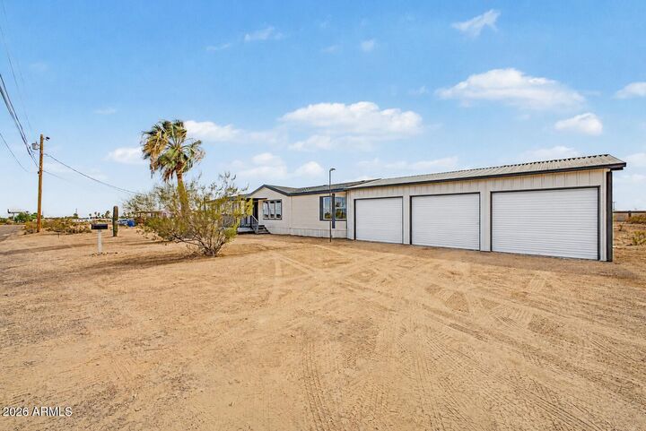Property Photo: 1480 S Chaparral Road AZ 85119