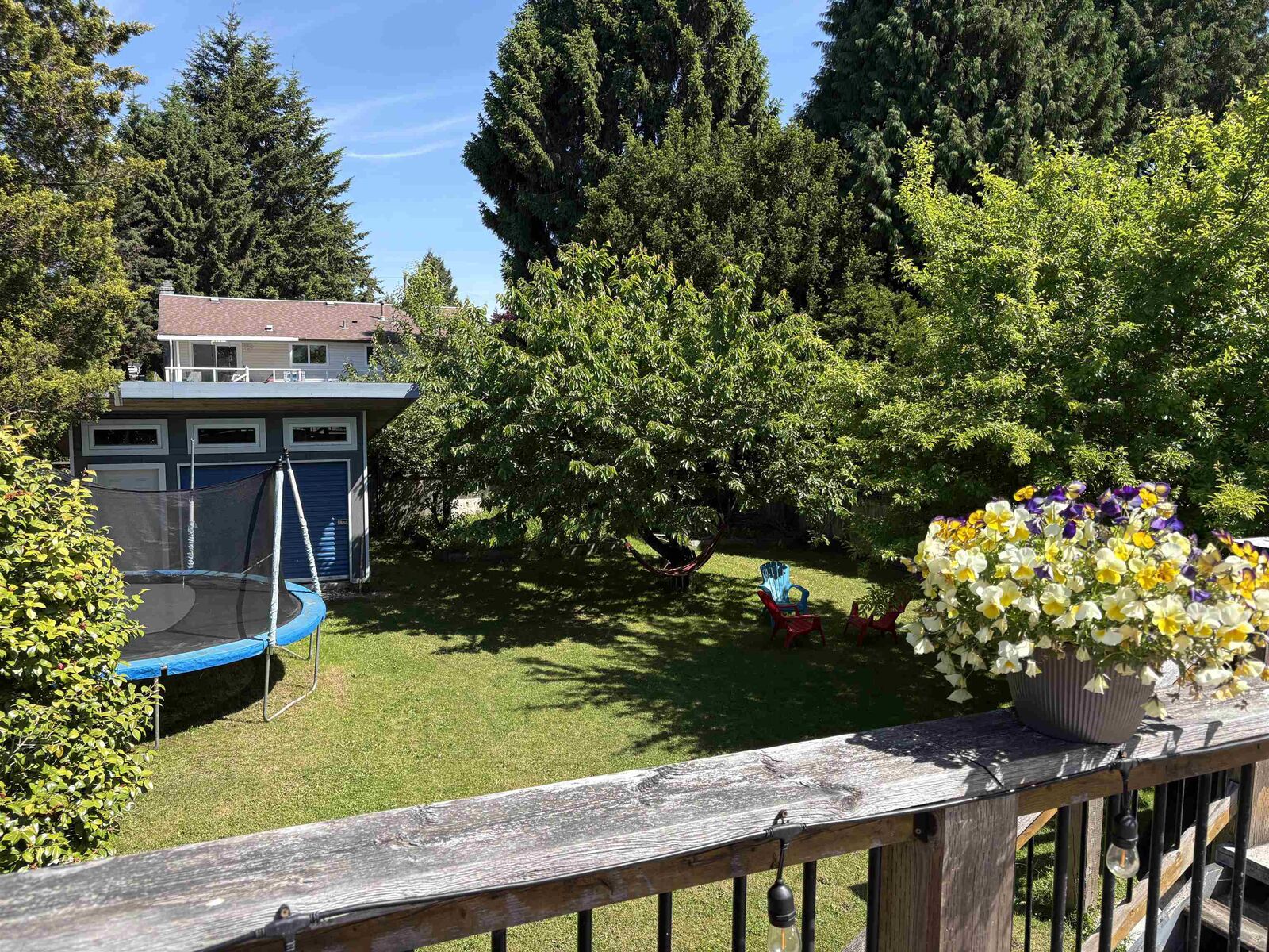 Property Photo: 15847 Russell Avenue BC V4B 2S5