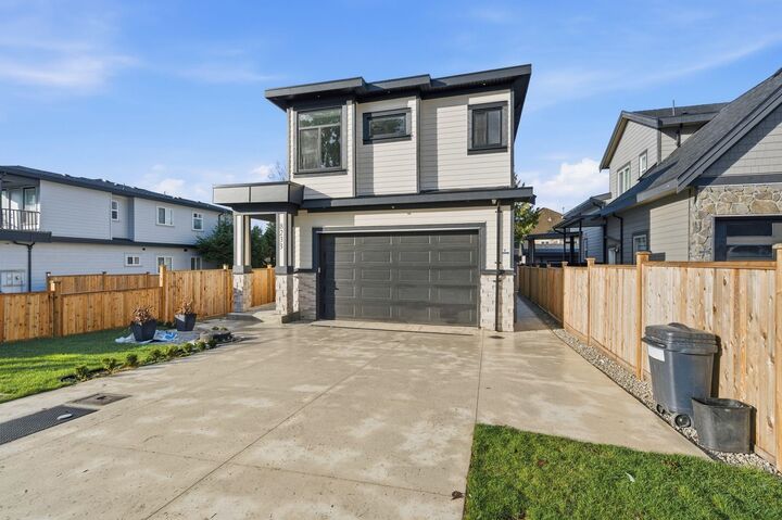 8233 114 Street — photo 1