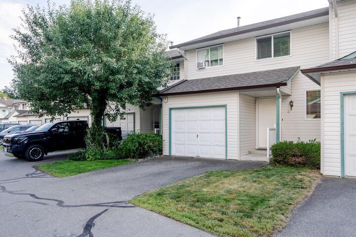 Property Photo:  45640 Storey Avenue 2  BC V2R 3C5 