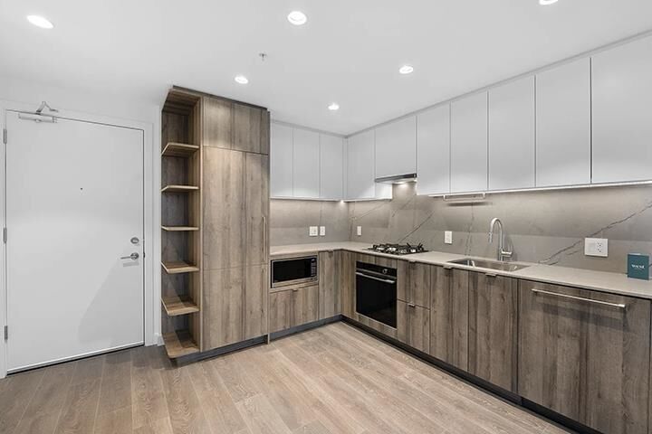 Property Photo: 505 Nelson Street 2207 BC V3J 0R5