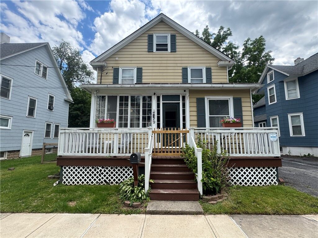 Property Photo:  29 Argyle Street  NY 14456 