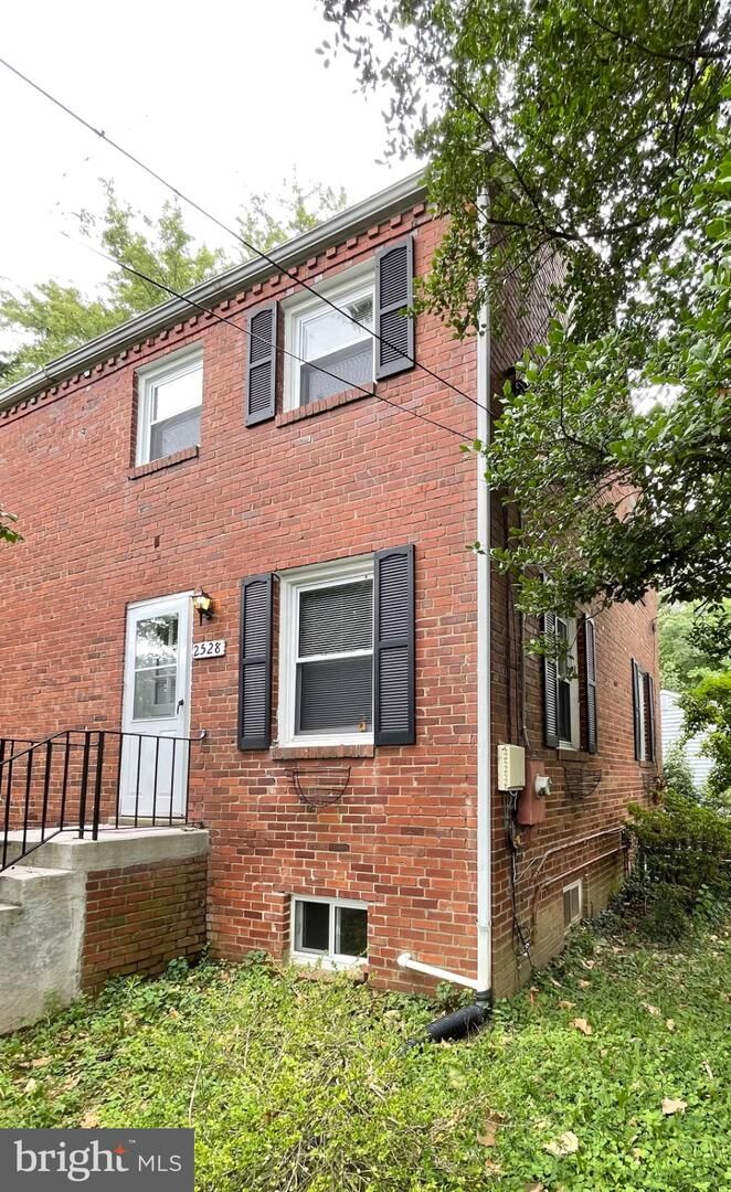 Property Photo:  2528 N Winchester Street  VA 22213 