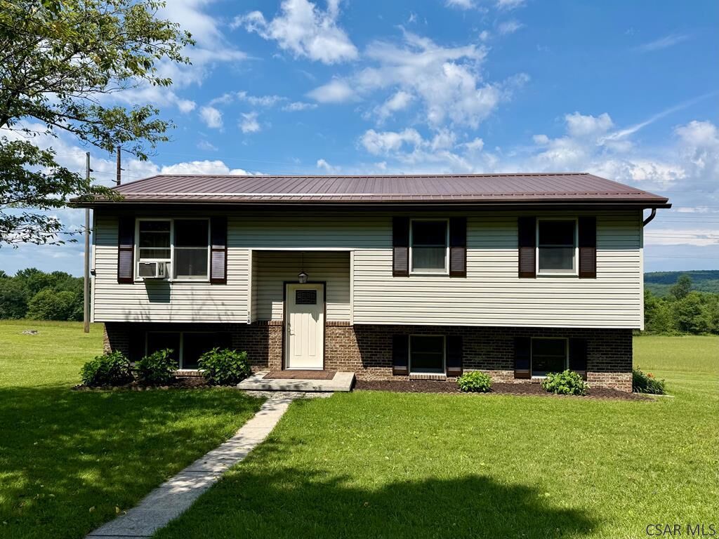 Property Photo:  148 Pointer St  PA 15942 