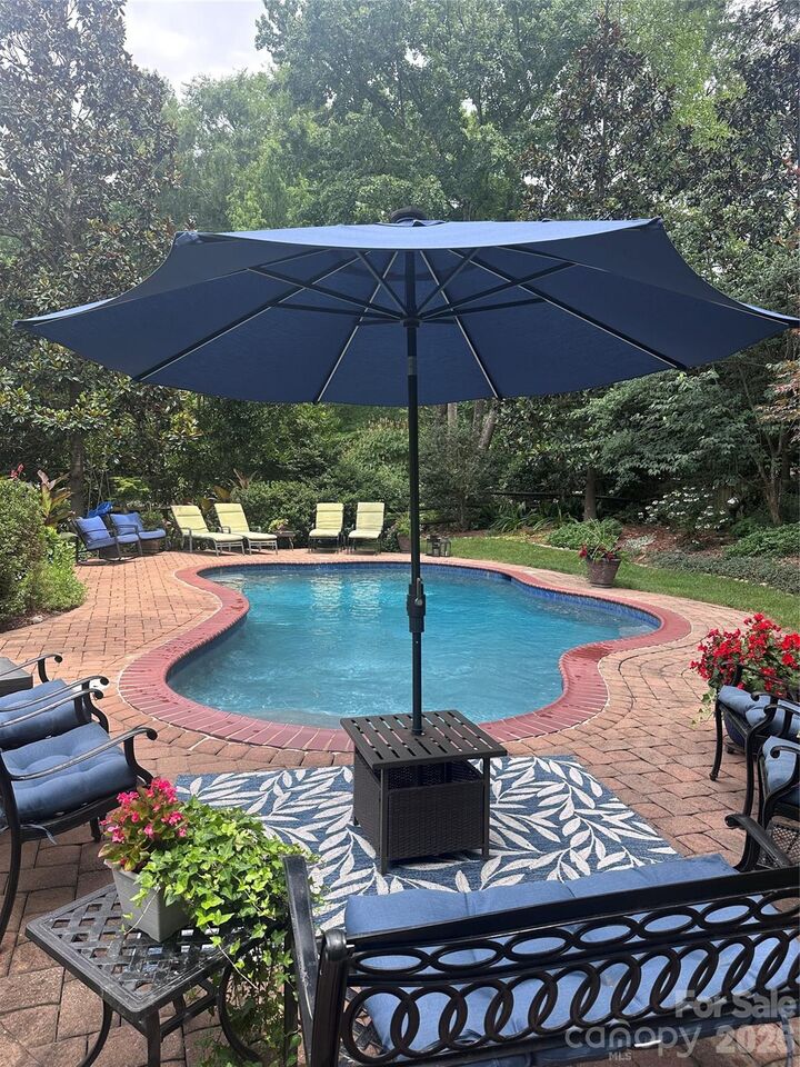 Property Photo:  10516 Hollybrook Drive  NC 28277 
