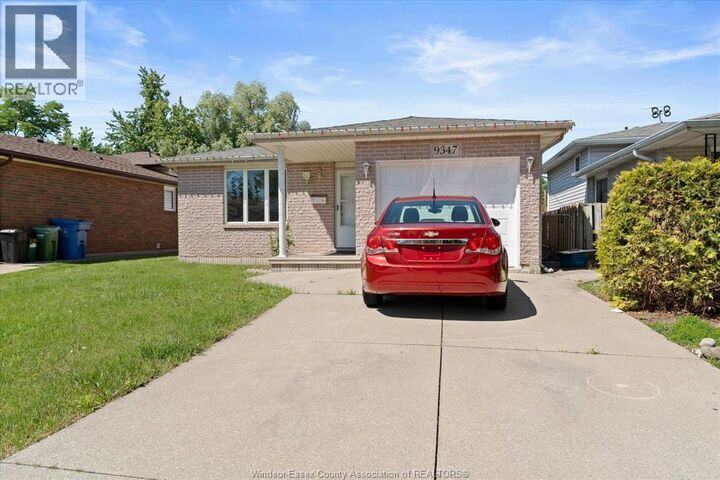 Property Photo:  9347 Tamarack Street  ON N8R 1Y7 