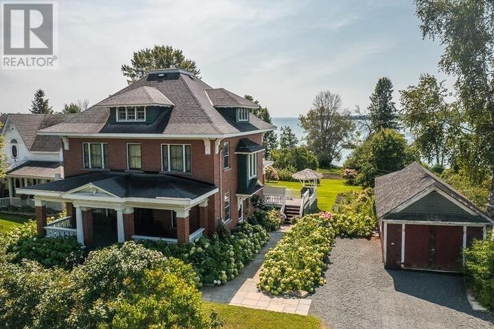 31 Taylor St — photo 1