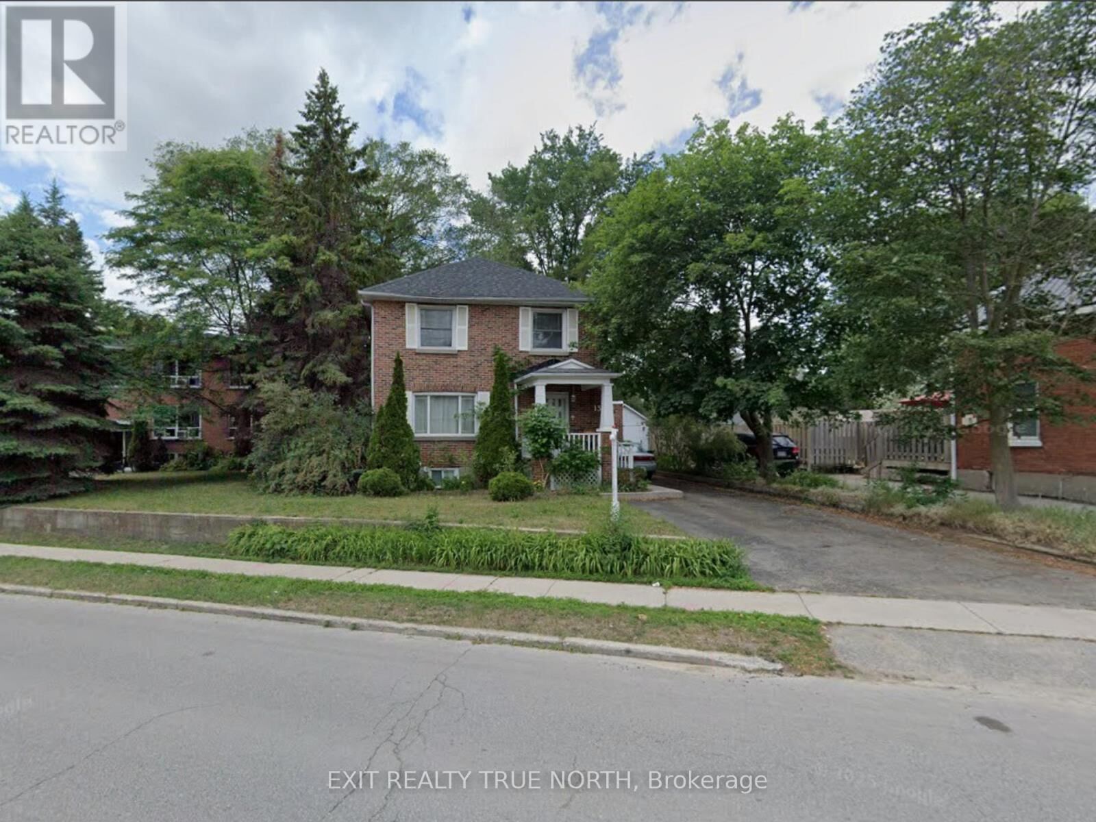 Property Photo:  Bsmt - 134 Innisfil Street  ON L4N 3E7 
