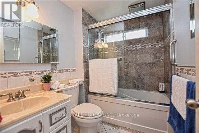 Property Photo:  37 Caledon Court  ON L1G 7L6 