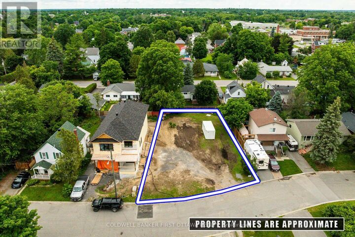 Property Photo:  165 King Street  ON K7C 1G5 